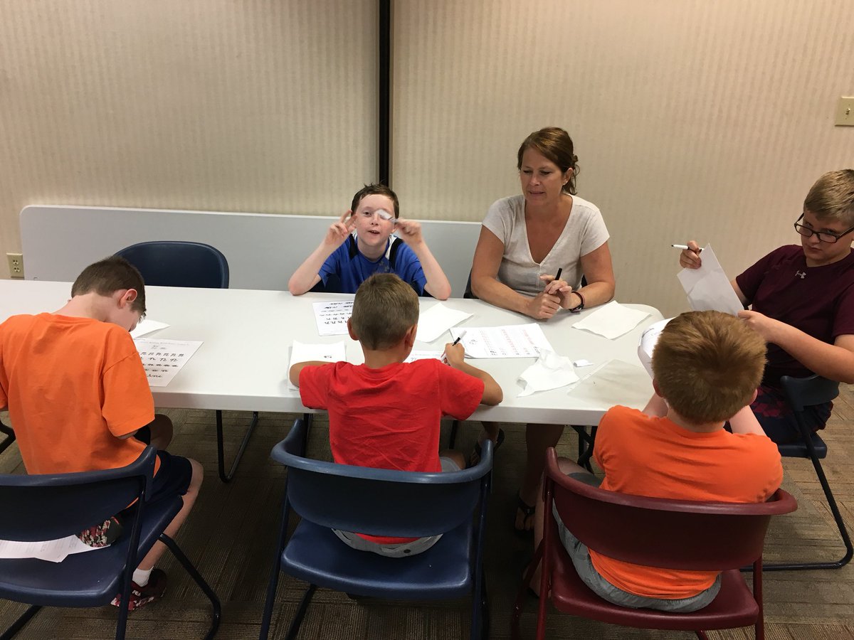 HHps_HHes's tweet photo. Another great Tuesday night at HNPL with some little Huskies! #paint #cursivefun https://t.co/39i9ehOYcB