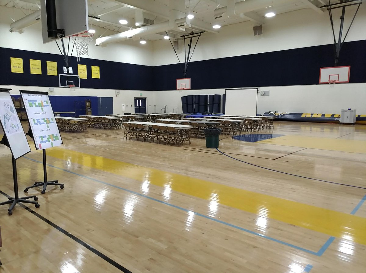 SalinasEdTech's tweet photo. #suhsdtechprep rooms and gym @EAHS_EAGLES setup and ready - thx to student volunteers, presenters, and @ScavoPaul https://t.co/wJQBQH5rlz