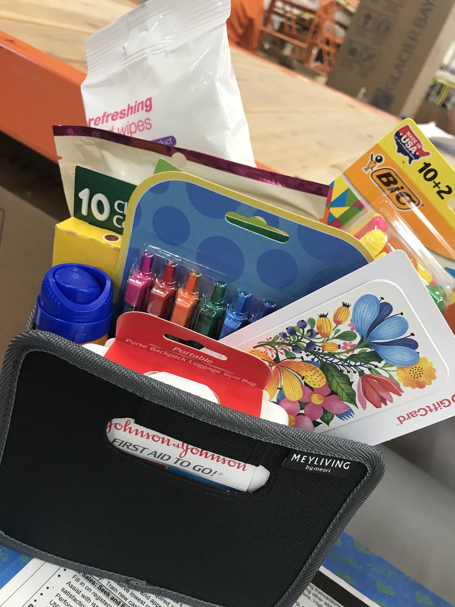 ashleyashes454's tweet photo. This month’s head cashier spotlight winner is a three-peater! Susan went on a training mission and stepped out of her comfort zone to win the goodie basket, personalized apron, and bragging rights! Great Job Susan! #bestfrontendever @hydem83 @HDBendBob https://t.co/19ZujpCfcX