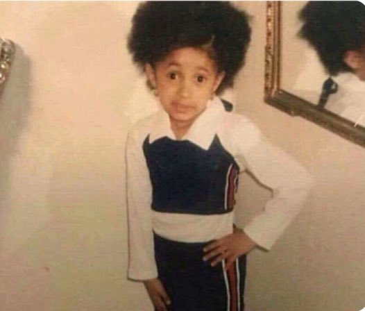 – Tu eres el novio de mi hermana 
– Si
– Dame pa unas sabritas