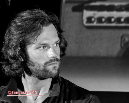 FangasmSPN's tweet photo. I swear @jarpad looked even more striking than usual at #SPNChi. Distractingly so. I think I'm down with scruffy Sam to start out Season 14... https://t.co/LGhK93RkeY