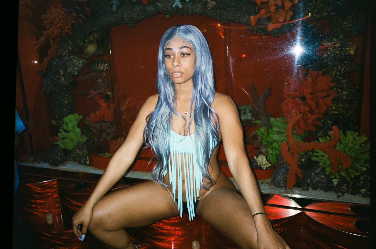 Elizabeth Waterman on X: Blue haired stripper in Hollywood. #DarkAngels  2018. ... #portraitphotography #fineartphotography #stripper #portraitmood  #photoart #filmphotography #postthepeople #photographysouls #filmisalive  #artphotography ...