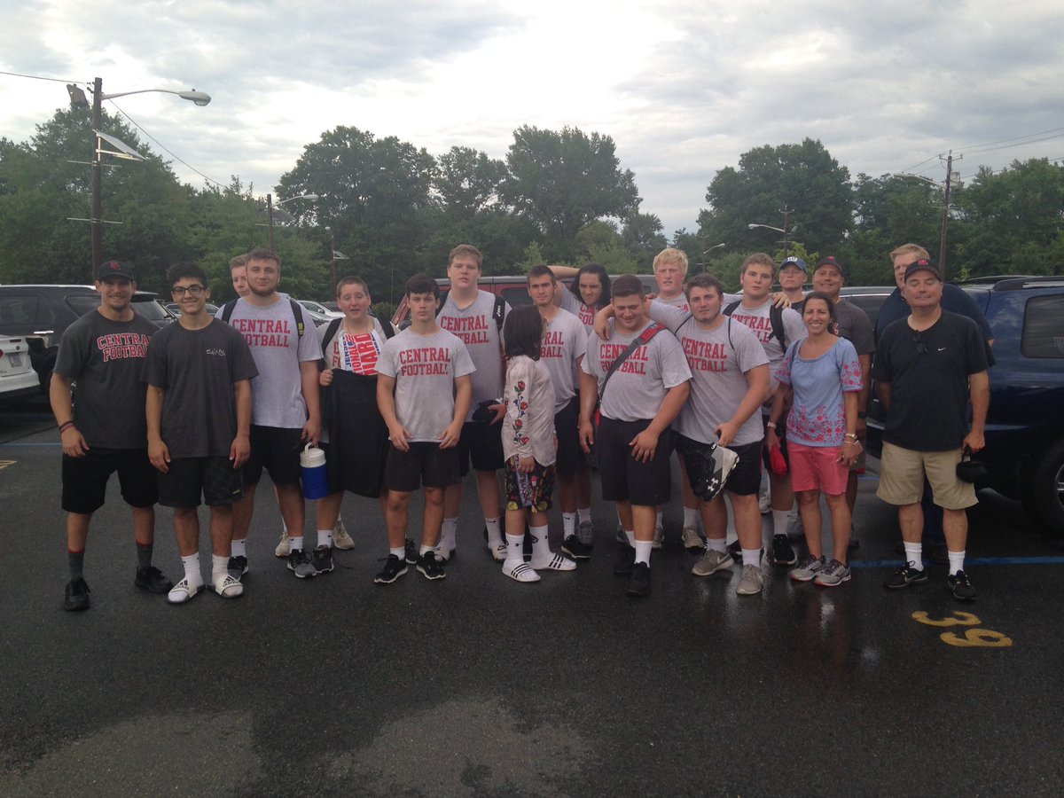 HCSportsPerform's tweet photo. These men worked their butts off tonight and finished strong. Thanks to @mckenna4949491 for putting in such a great event!! #HereWeCome #CentralStrength #ONE https://t.co/cPcxAw1eTR