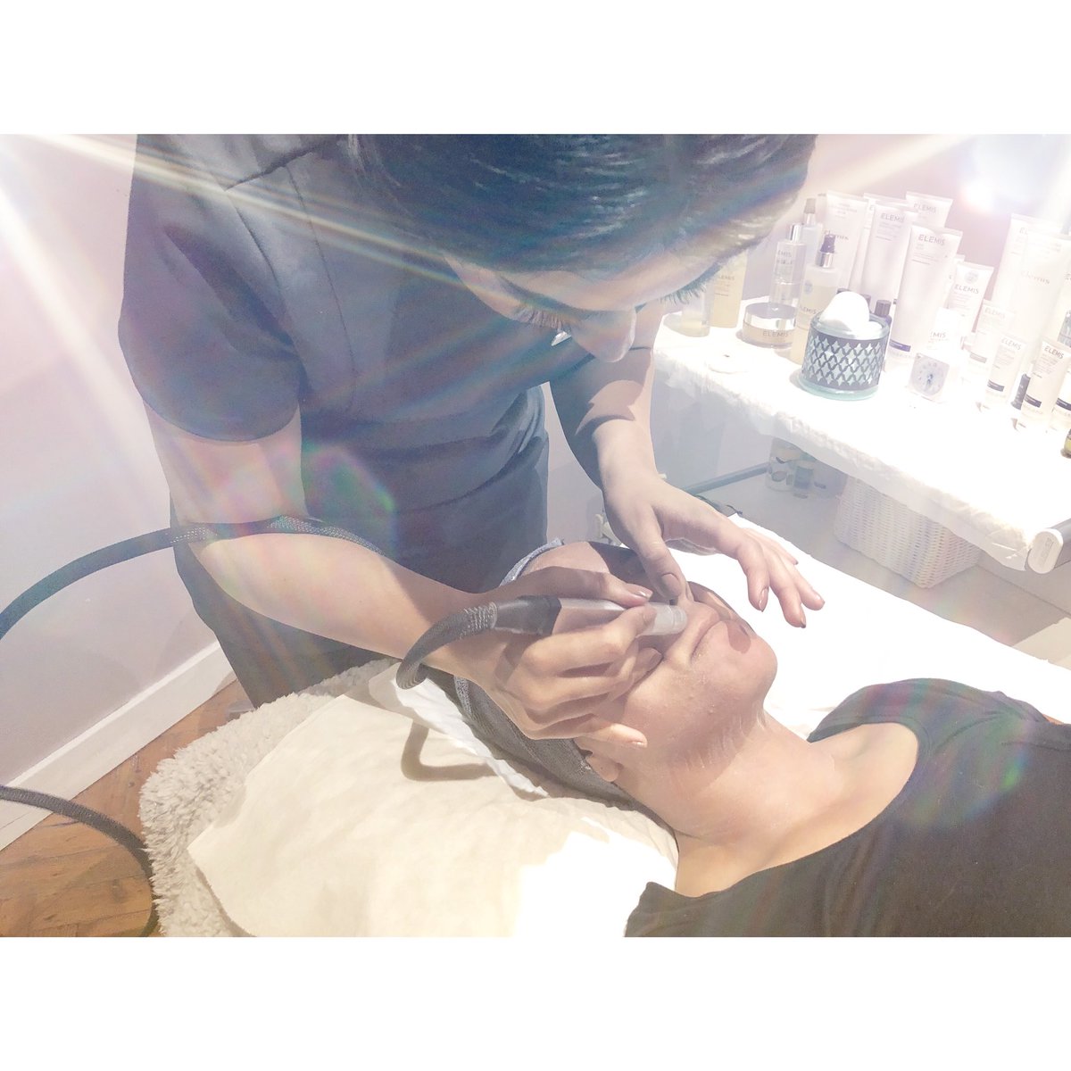 natbeautyelemis's tweet photo. Fine lines or Wrinkles? Problem skin? Acne? Try our Microdermabrassion course with LED LIGHT THERAPY
Book a Consultation for a tailored package for your skin
0208 866 5000
#microdermabrassion #acne #roseacea #problemskin #skincare @SkinCareTopNews #naturalbeautysaloneastcote https://t.co/bG3ZIoVeoO