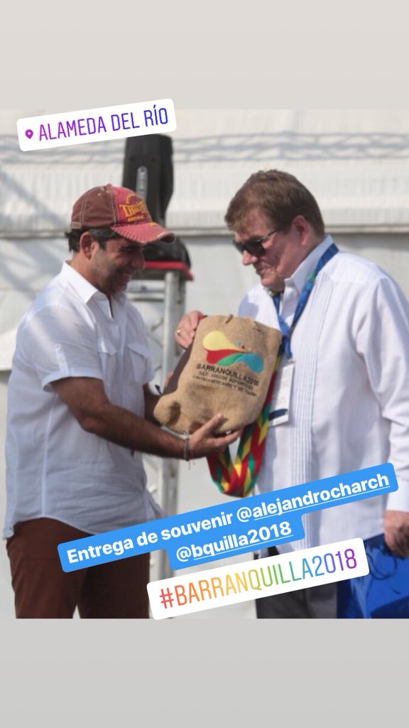 Wayuulifestyle's tweet photo. @AlejandroChar Entrega de souvenir #barranquilla2018 realizados por #wayuulifestyle @Bquilla2018 @alcaldiabquilla @Baqui2018 https://t.co/uSPCaAnc8m