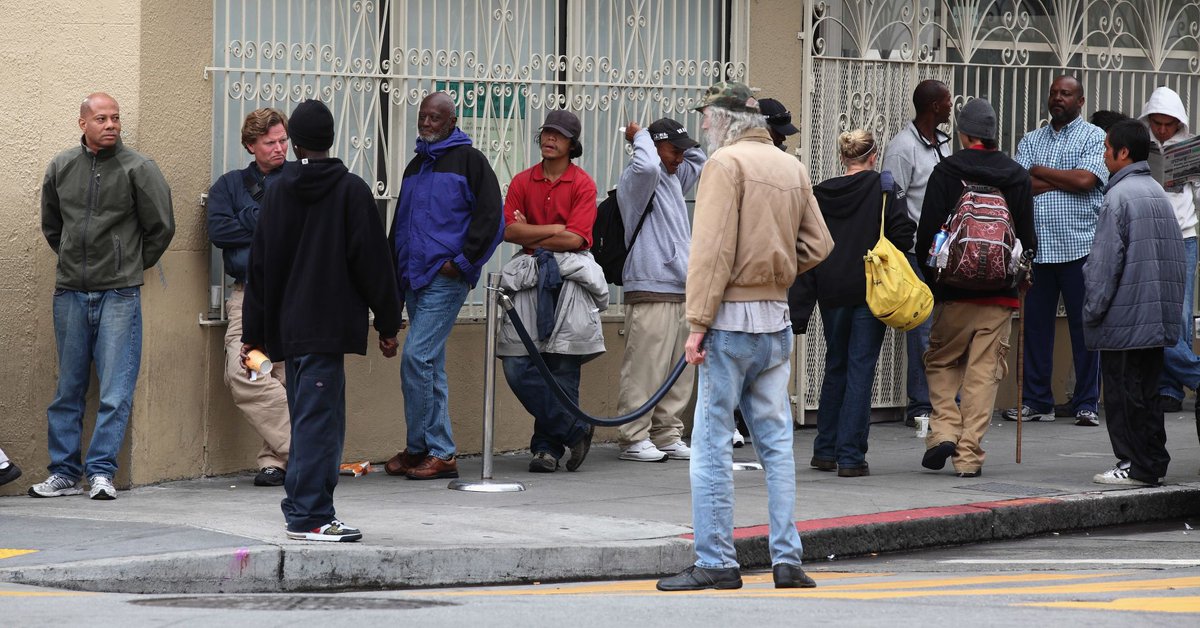 75% of the ultra-rich forecast a US recession in the next two years, survey finds cnbc.com/2018/04/19/75-…