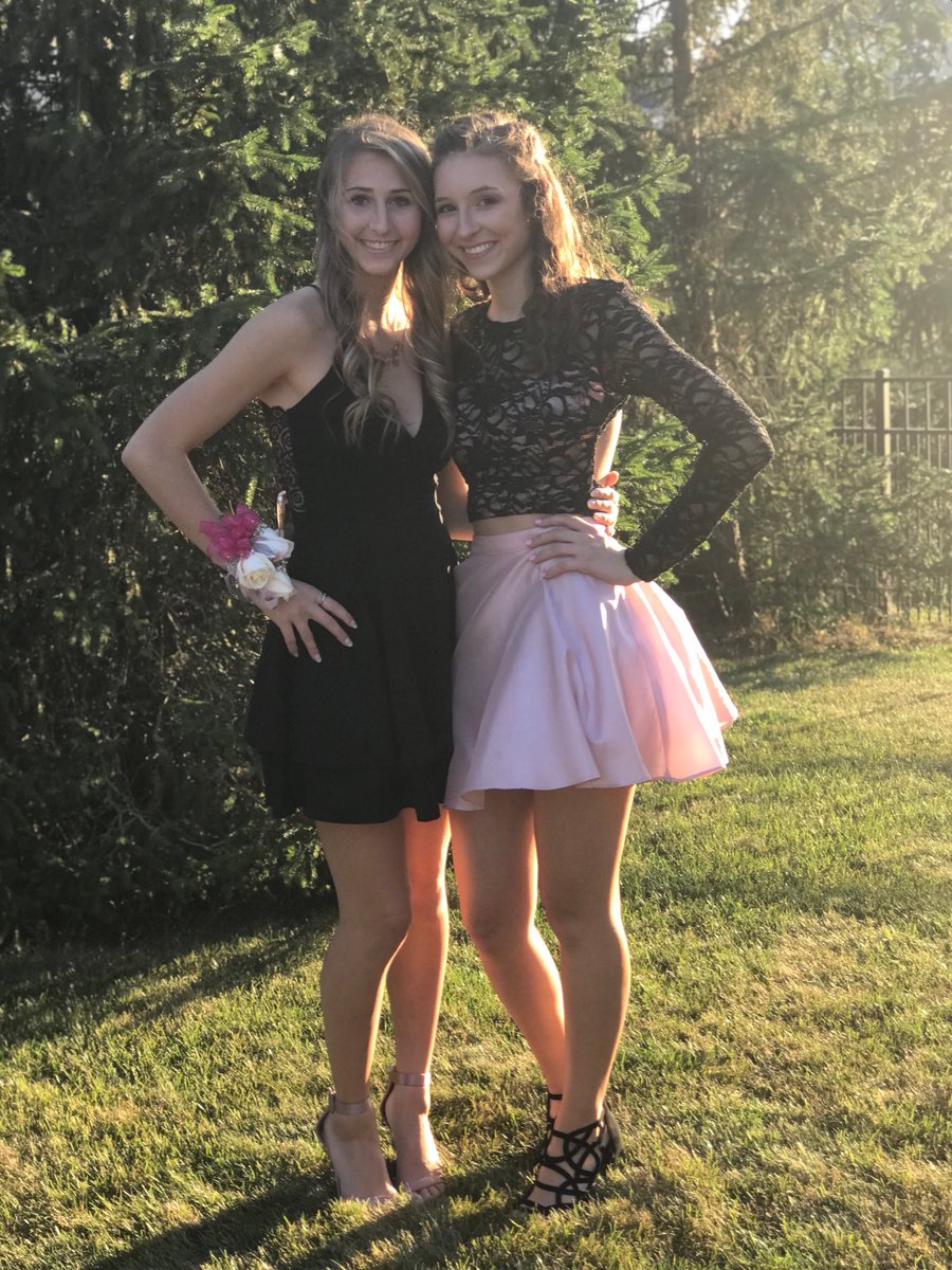 krista_harbart's tweet photo. Happy birthday @gallowaycolleen I miss you so much. Hope you have a great day. Love you 💜💜🎊🎉🎈🎁 https://t.co/R0yynMjarA