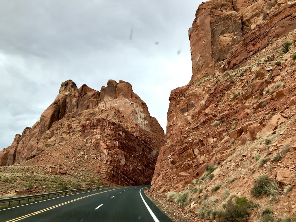 bobbimcmurry's tweet photo. Approaching Page, AZ #seearizona #page #roadtrip https://t.co/W4Mddja3W6