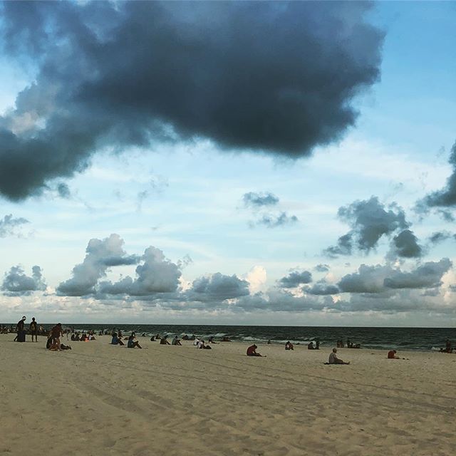 EvanSemanco's tweet photo. One of the most moviny things about @bigstufcamps is when 1500 students are quiet for 15 minutes on a beach. They read and pray, and when I was 16 I prayed on this beach about going into ministry. I also prayed for the woman who would be my wife, and the… https://t.co/o0wvp0DGND https://t.co/g36qWJ1TBh