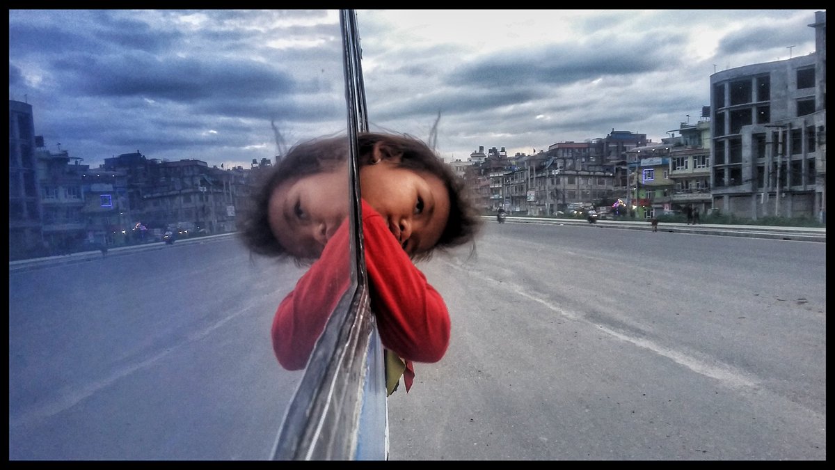 shirisha_singh's tweet photo. Take me back to that time -
when the little things bring
an immense happiness,
when quarrels last
for a couple of minutes,
when pain and sorrow
never roam around,
when smiles are real
and tears are pure.
👑 
#childhood #nostalgic #words #spilledink https://t.co/Iq52RCGwTW
