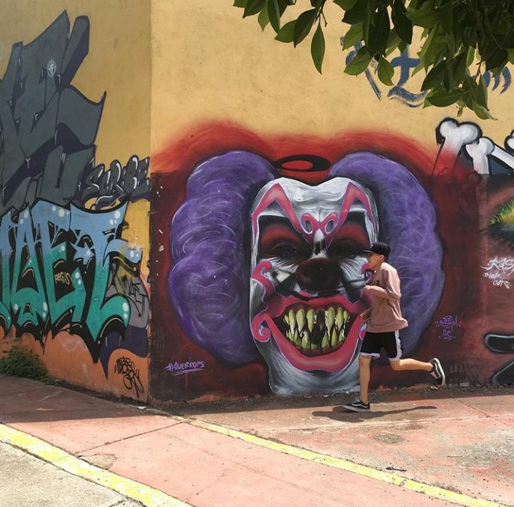 AztlanPhoto's tweet photo. Un adolescente de ejercita al mediodía en calles de #CDMX #VidaCotidiana #Fotografía https://t.co/DgwvvRlJth