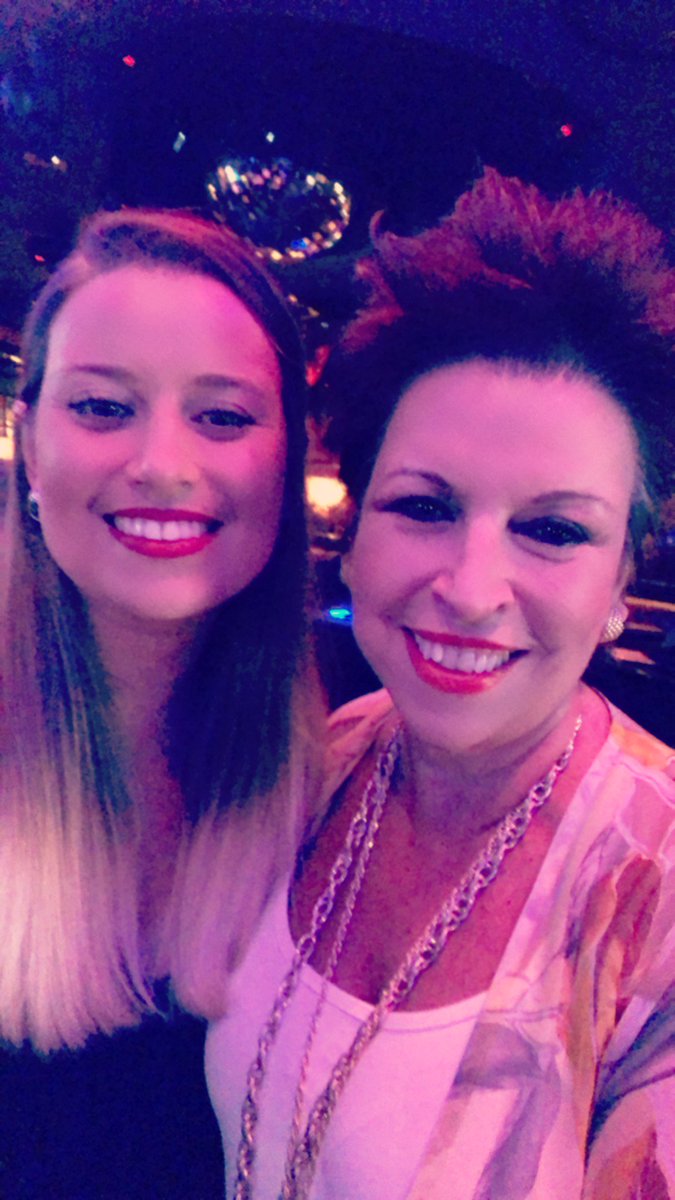 GetREALforLIFE's tweet photo. #bluemartininaples #upshow @bluemartini https://t.co/wdbegfb9SB