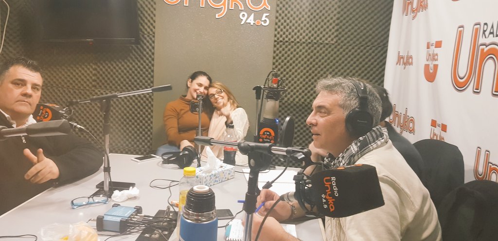 esloquehay945's tweet photo. En el programa de hoy nos visita la genia de @gabibeccaglia 😀📚
#PrendeteAEsLoQueHay por @radiounyka
O desde la web https://t.co/tFsVEootCF
#Radio #Program #EsLoQueHay #Unyka #SanIsidro https://t.co/GmTNqHnqyM