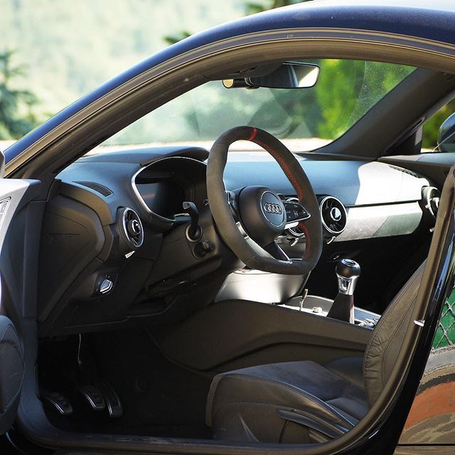 onlyrevo's tweet photo. Time for a drive #onlythedriven
📷 @tt_revo
#mylove #ttmk3 #audi #auditt #tt8s #ttmanual #manuallovers #vagperformance #onlyrevo #interior #alcantara #steeringwheel #manualgearbox https://t.co/2PQjAdT8Md https://t.co/hKfQeY0t21