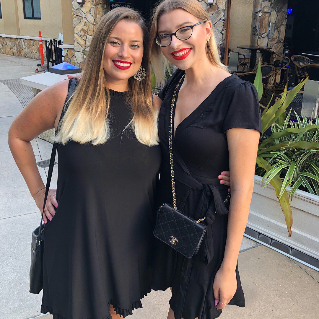 GetREALforLIFE's tweet photo. #bluemartininaples #upshow @bluemartini https://t.co/nFZj0xSS1h