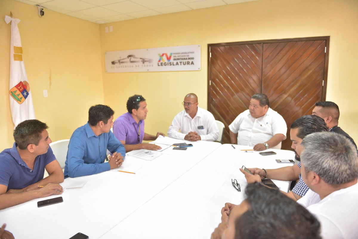CongresoQRoo's tweet photo. Diputado @Mariobaezacruz atiende a transportistas federales.
https://t.co/KX5TTwWEo7 https://t.co/K7QkzFpAB7