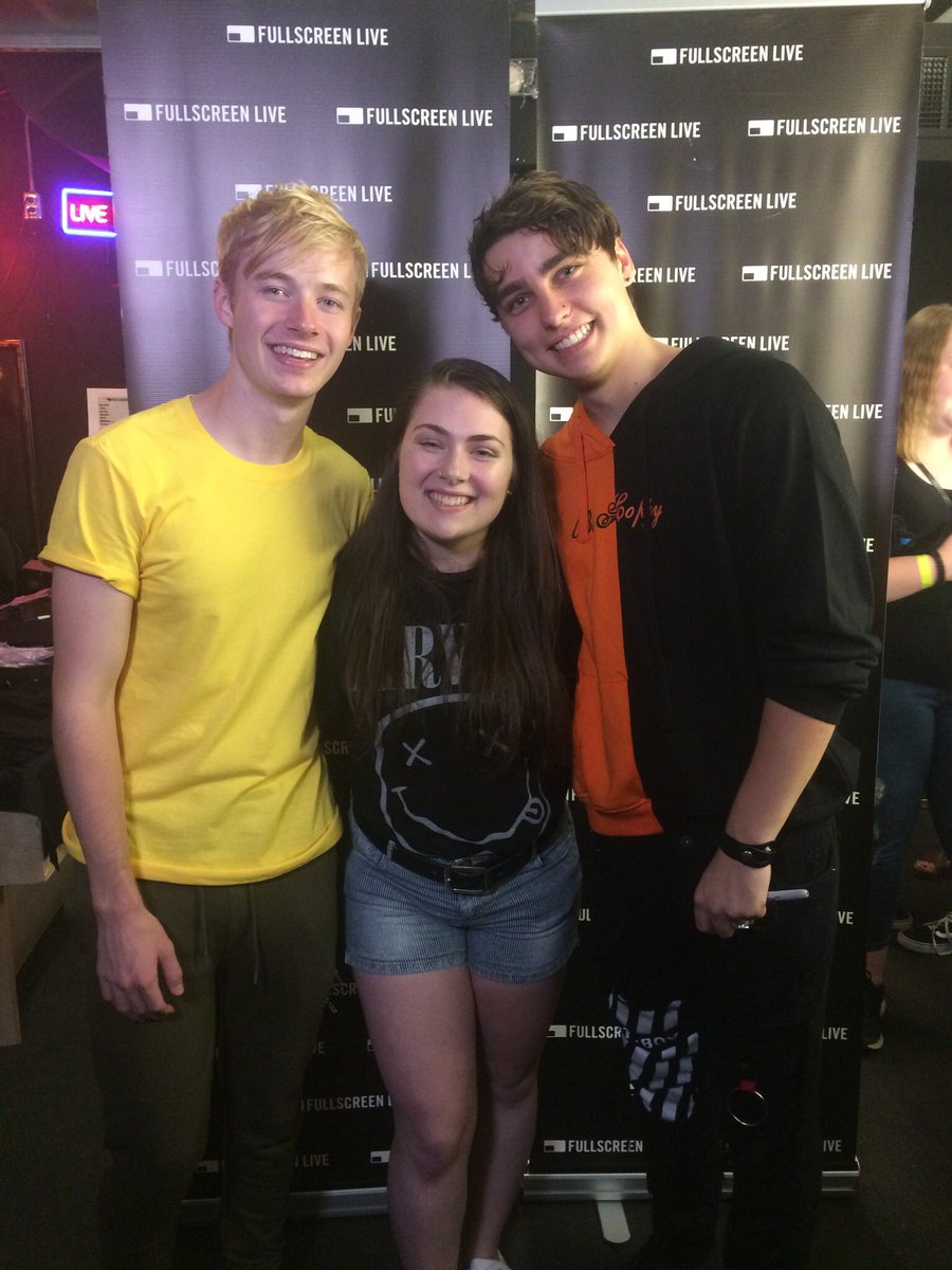 Elo_3377's tweet photo. The best day of my life so far! Thank you for everything! See you soon! 🖤 Je vous aimes💙Maybe one day you will come to Montreal haha #quebecrepresent #xplor #samandcolby @SamandColby @SamGolbach @ColbyBrock https://t.co/mysn12byQN