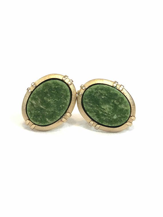 GracesVintage's tweet photo. https://t.co/9NGPFTBDuq Vintage Gold Green Quartz Oval Cuff Links. Elegant Men's Jewelry! #vintagejewelry #mensjewelry #cufflinks #goldgreen #etsystore #etsyvintage https://t.co/4q7jqRl67X