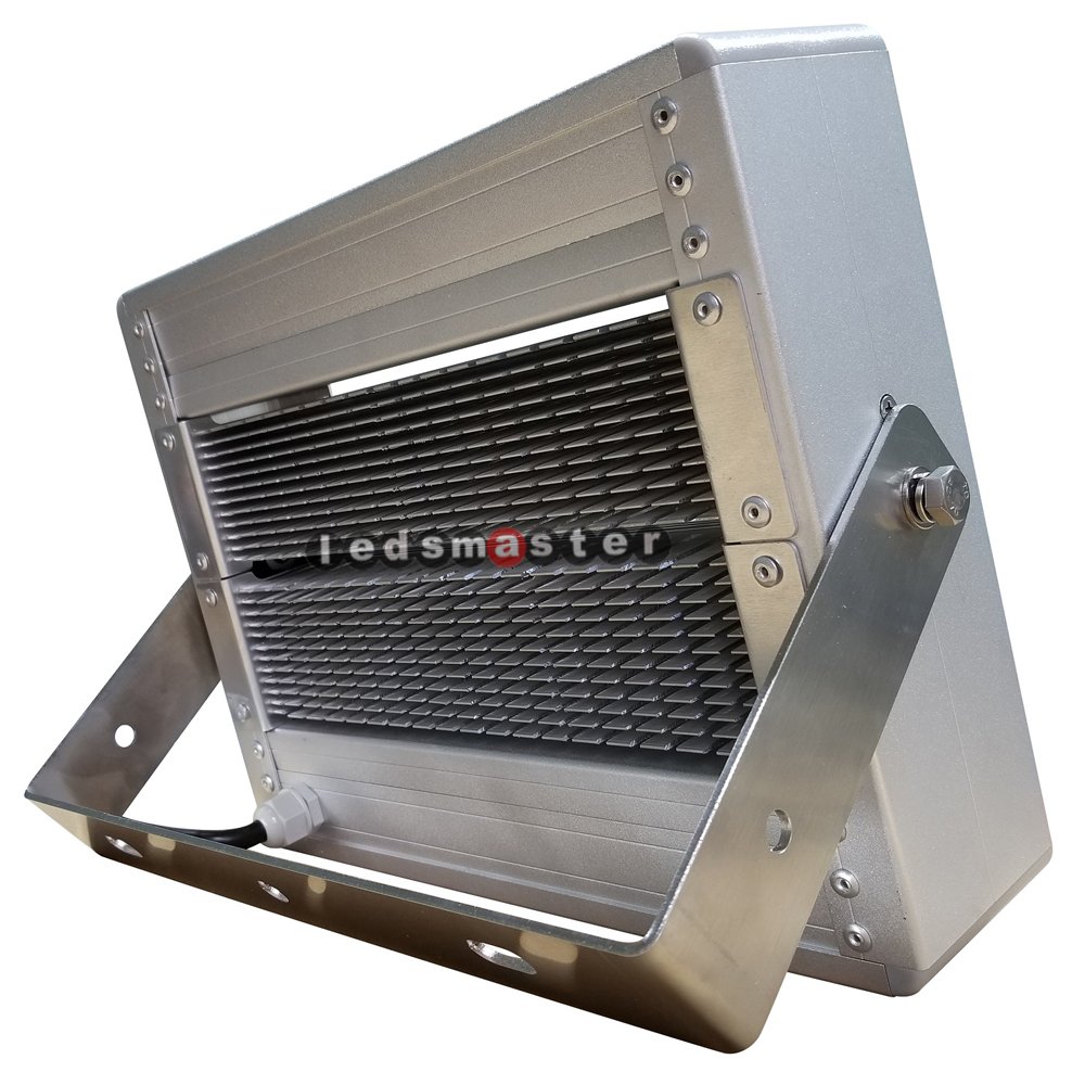 LEDStadiumLight's tweet image. Key Points:

10W Individual chips
Luminous Efficiency is 140 lm/W
High-power light, with high efficiency. Good power/price relationship