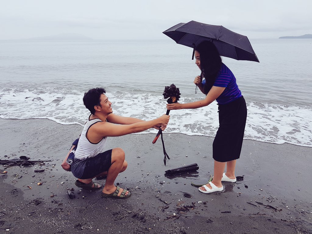 jessieri_'s tweet photo. Day3 #WhenInMindoro
"Bey, lahat ng nakikita mo rito sa paligid mo... lahat ng yan... wala tayong kinalaman dyan."
π€£π€£π€£
-- nakakita ng inemeng flower, at may pagluhod at picture pa. Agiiik. Your humor is just... hayyyy πππ https://t.co/z13kxVTA3e