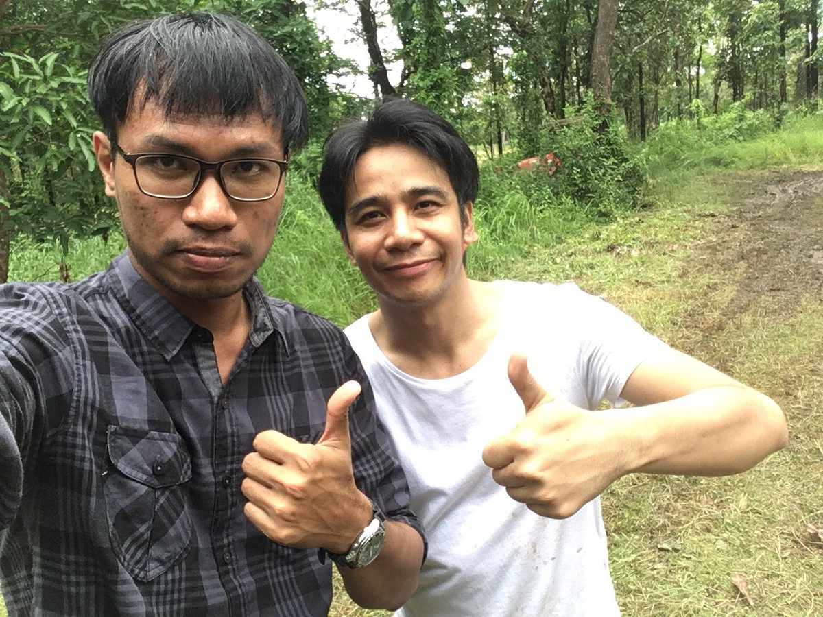 มาดำนาการกุศลที่บ้านพี่ก้อง และผลผลิตที่ได้ไปถวายวัดพระบาทน้ำพุ
ผมทำหน้าที่ดูแลเรื่องอาหารให้กับชาวบ้านและทีมงาน
ได้ทั้งบุญ ได้ทั้งสนุก ฟังเพลง ฟังหมอลำ ไว้ตอนเกี่ยวจะมาใหม่นะครับ
#ก้องห้วยไร่ #กะปอม #masterchefthai