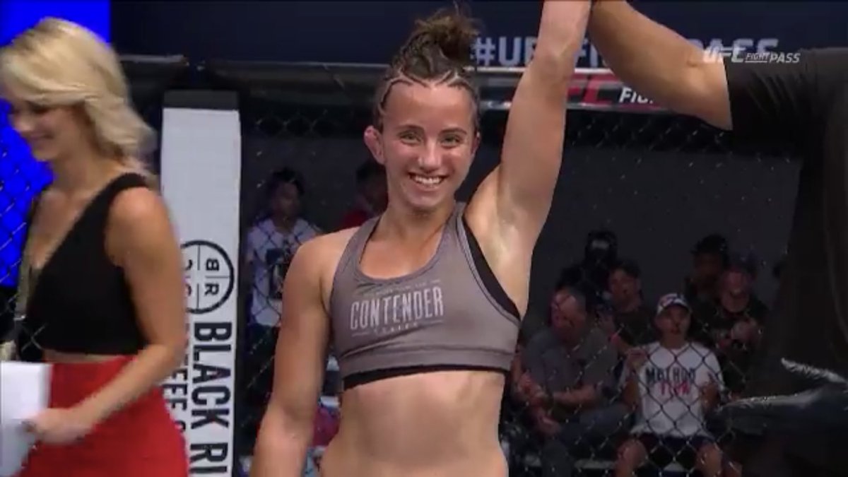 MMAmundial_'s tweet photo. “I think she’s talented and she’s only gonna get better” @danawhite on @MayceeBarber following her 3rd Rd TKO win and #UFCcontract award tonight on #DWTNCS @UFCFightPass https://t.co/RpNBnJmGjm