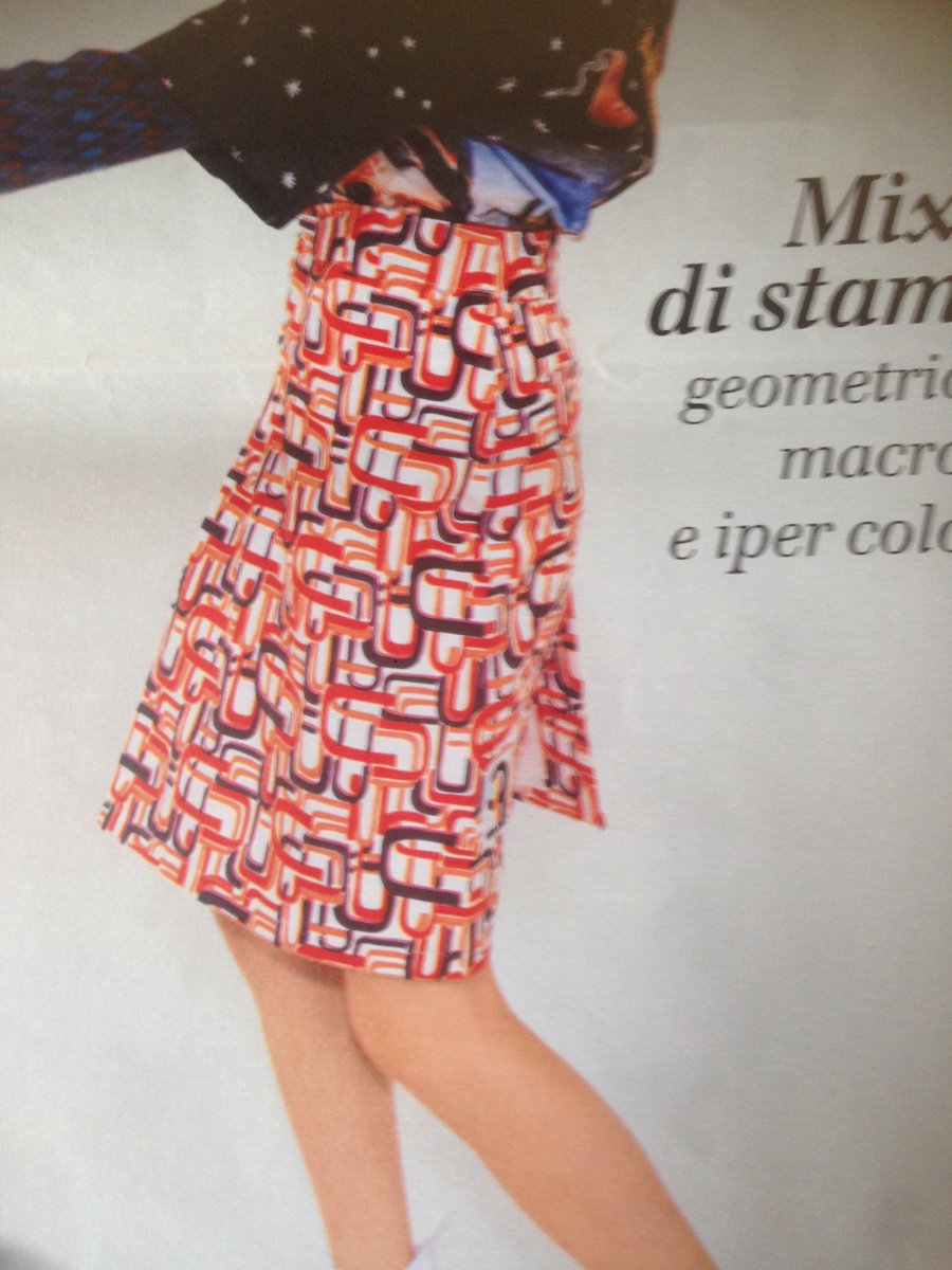 SandraBattisti's tweet photo. Gonna di Prada. Io l'ho comprata al @vintagesolidale @santegidionews .
Assolutamente da non perdere! https://t.co/CTtavDaKTs