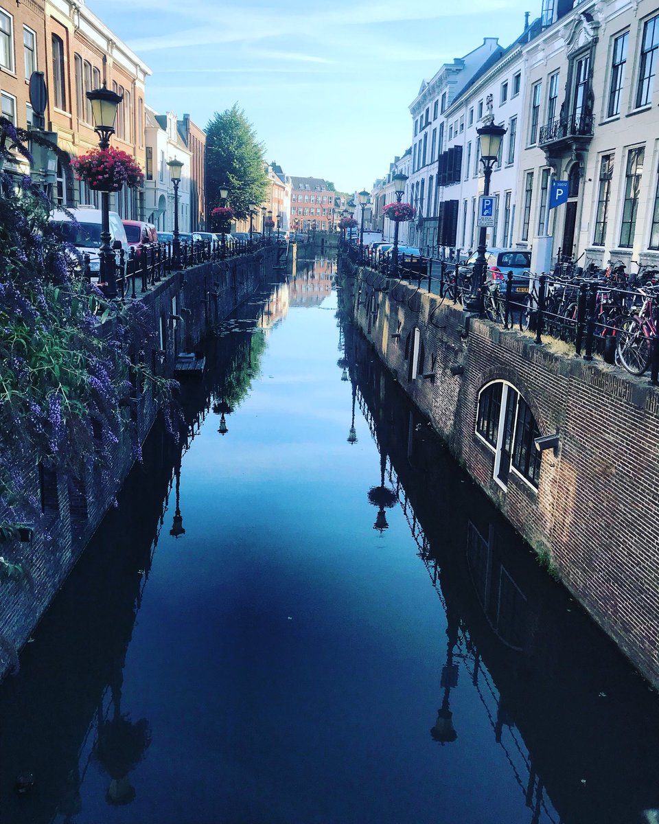 CMDumitrache's tweet photo. Utrecht is quite amazing 😉 Even at 7:30 am #exploreutrecht #homebound https://t.co/SZMwOraNmo