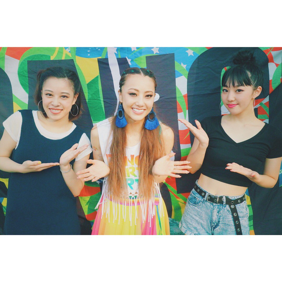 Shizuka198836's tweet photo. ✴︎✴︎✴︎
DANCE EARTH FESTIVAL 2018
〜SPLASH SUMMER〜
宝物の写真📸
出演してくださった
最高のArtistの皆さんと
最高の仲間達🙌
Thank you as always.
#DANCEEARTHPARTY
#DEP
#Dream_Shizuka
#DANCEEARTHFESTIVAL2018
#DEF18
#出演してくださった皆さん
#本当にありがとうございました https://t.co/79ojyMp3YT