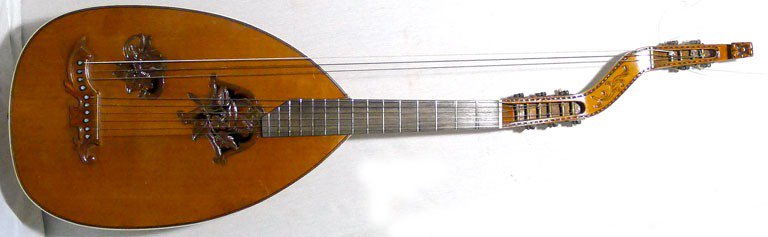 Nine String Theorbo Harp Lute Guitar. Very handsome. instrumentspast.co.uk/instruments/PL…