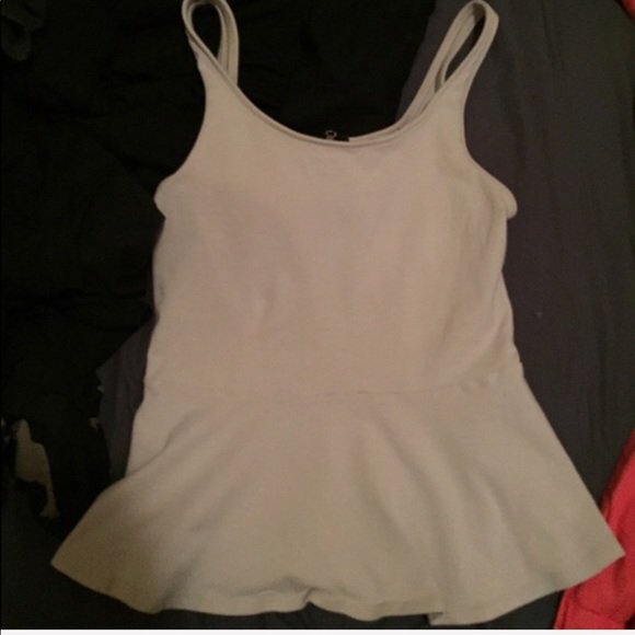 patch482001's tweet photo. So good I had to share! Check out all the items I'm loving on @Poshmarkapp from @CatieBob @ShopAlexisK #poshmark #fashion #style #shopmycloset #alternative #express #threads4thought: https://t.co/176FH3rbGp https://t.co/mTUM3pJeEY