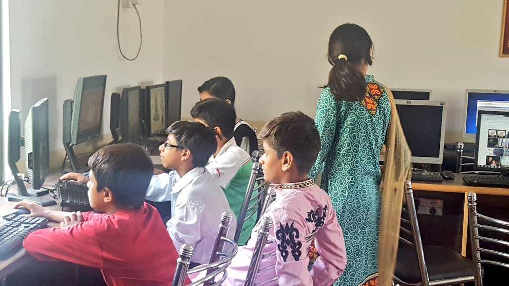PITBIncubation's tweet photo. Hustle and bustle at Sanjan Nagar Public Trust Fund. Super heroes in the making. Stay tuned. @Makeistan #WhizKids18 https://t.co/4h3mh2uKQb