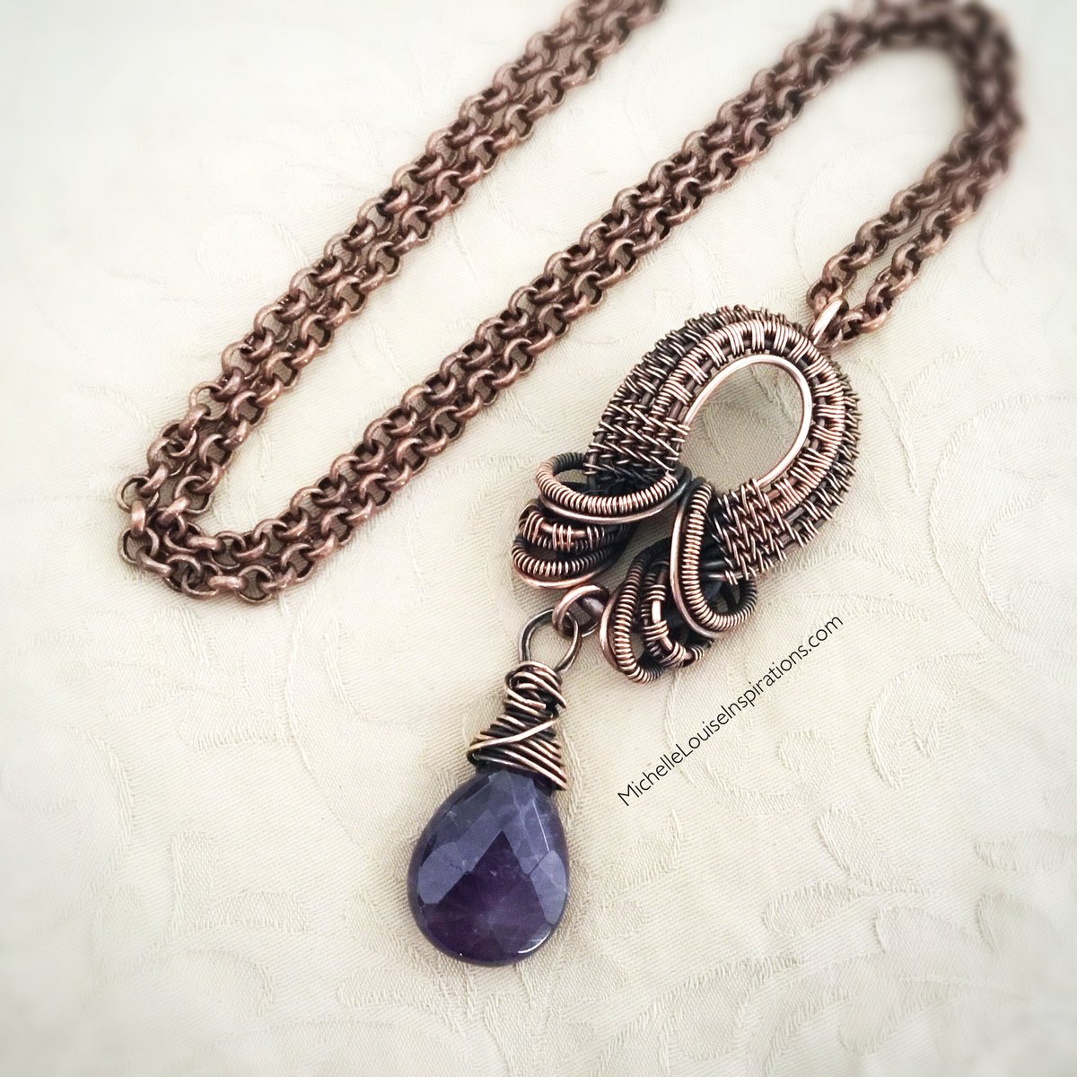 michellelouisei's tweet photo. Genuine Amethyst simplicity...
👉https://t.co/u2lqyPzZj8
♥ Increases nobility ♥ Spiritual awareness ♥ Psychic abilities ♥ Inner peace and healing ♥ Healing of body #amethyst #wirwrap #copper #Pendant #Necklace #jewelryaddict https://t.co/B3uPSRKcAq
