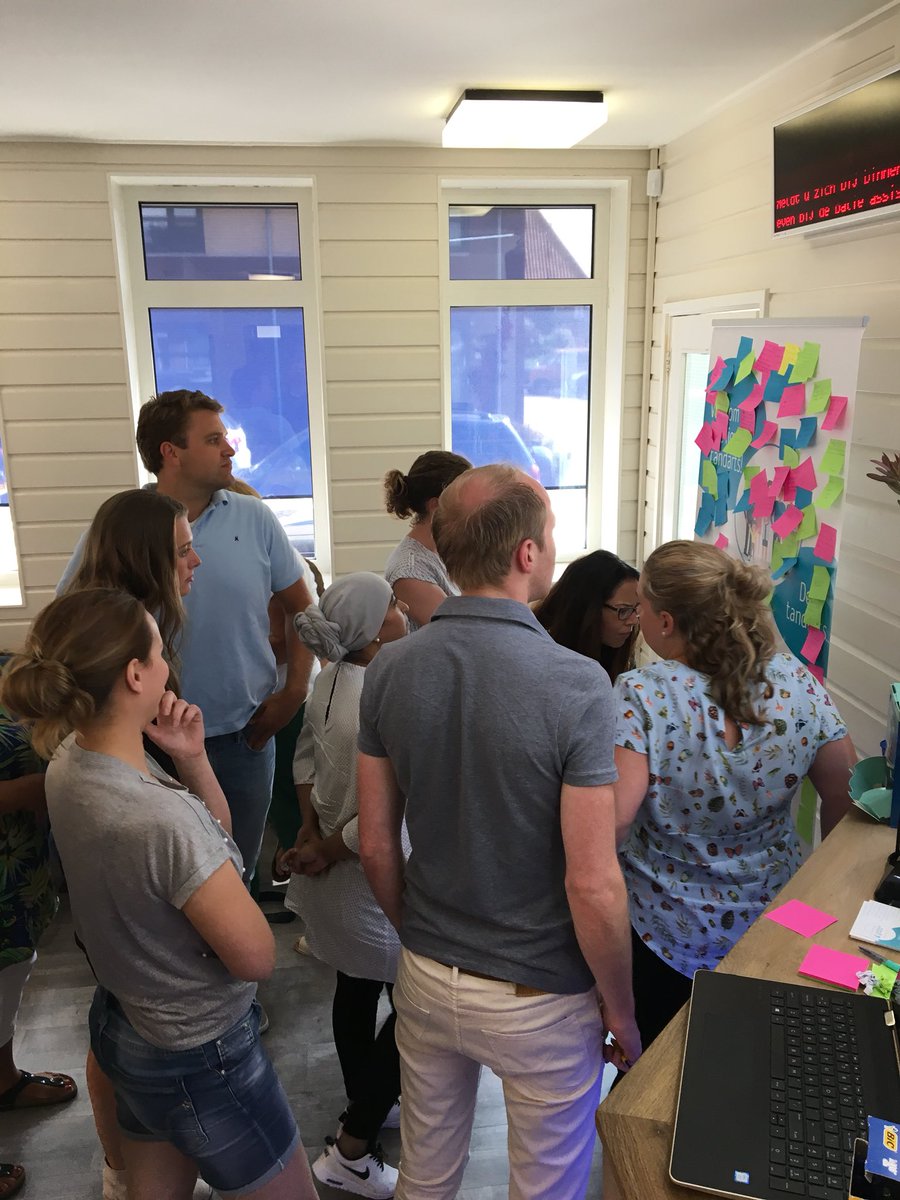 ceesrobbertsen's tweet photo. Dynamische training Teamwork mogen geven bij Tandartsenpraktijk Acacialaan Wormerveer B.V. Goede energie en de volgende stap gezet met een mooi team! #keeppushing #samen #teamwork https://t.co/E24H4QGbZN