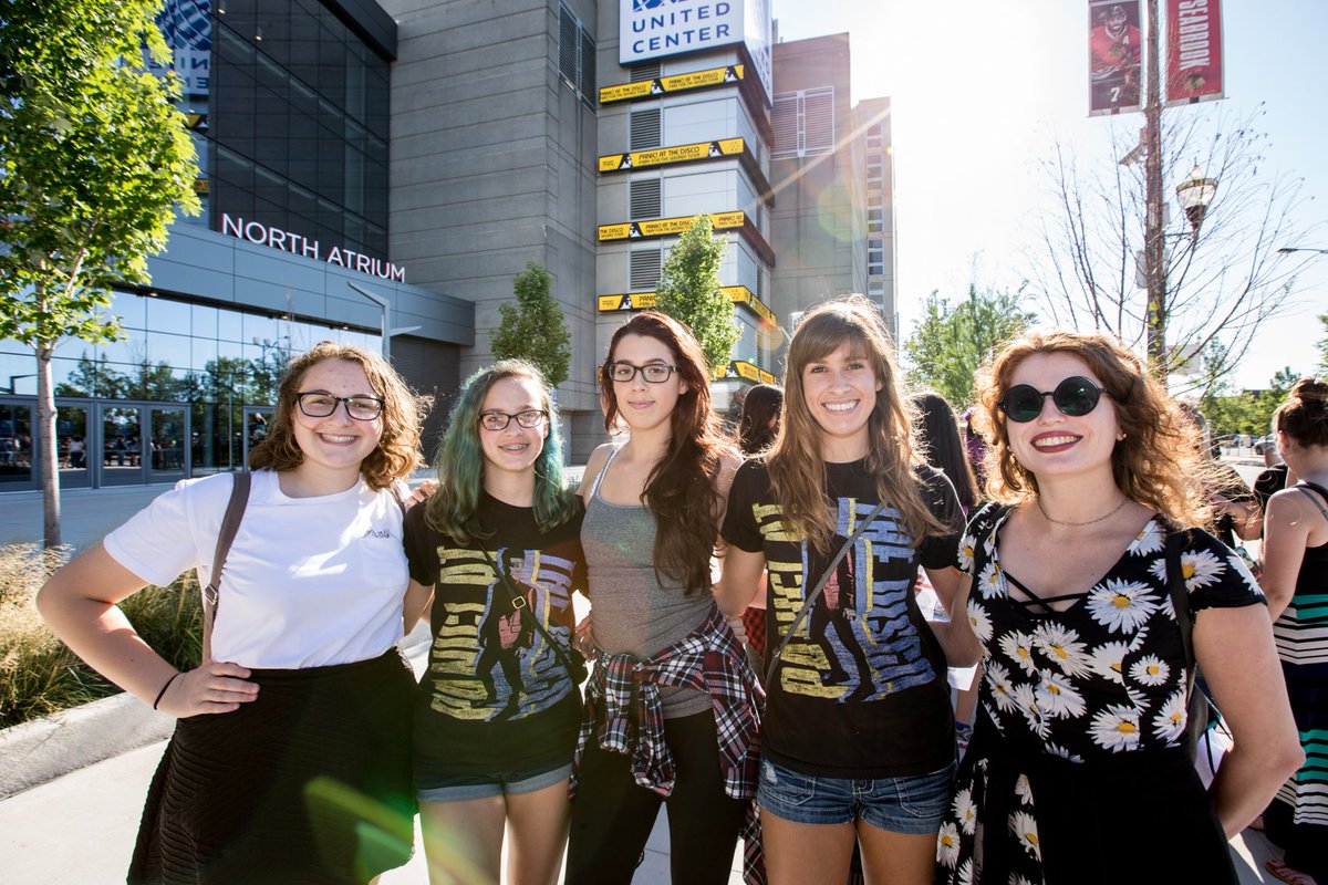 UnitedCenter's tweet photo. Thanks to everyone who visited to see @PanicAtTheDisco at their SOLD OUT show here tonight! Until next time, Chicago! #PrayForTheWickedTour https://t.co/s8Os9qHFGG