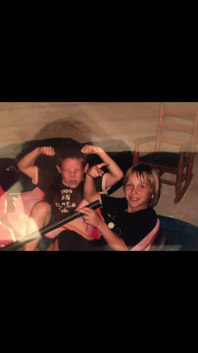 micah_beisner's tweet photo. Big lil bro hbd! Happy 1-8 to cuzzo @connormaloney99 https://t.co/IUTXmvoqPj