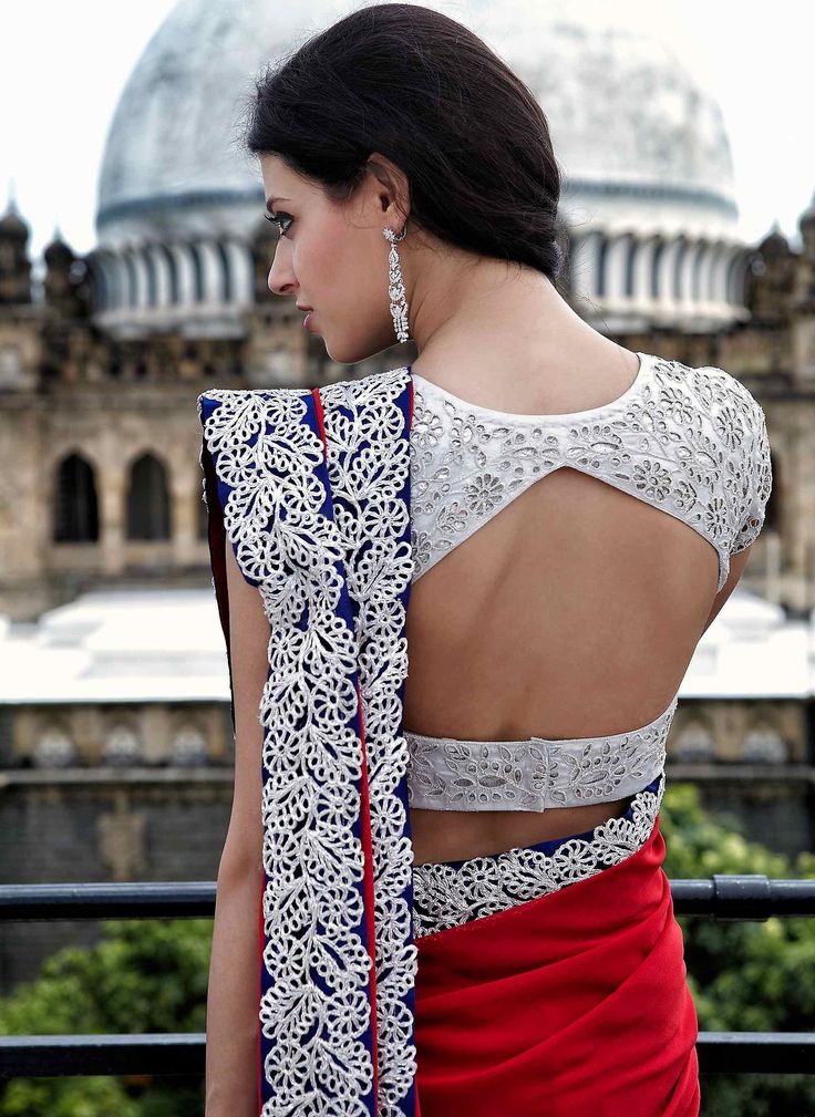 DesignerSarees0's tweet photo. Saree==> Only thing that makes an ordinary girl, an extraordinary girl!!! Get the best one for you with us!!! 
BuyNow==>https://t.co/dXe0yXx73J
#Puresilk #Designersaree #Weedingsaree #traditional #WednesdayWisdom #HappyBirthdayPriyankaChopra #GreaterNoida https://t.co/47DIX3KCrb