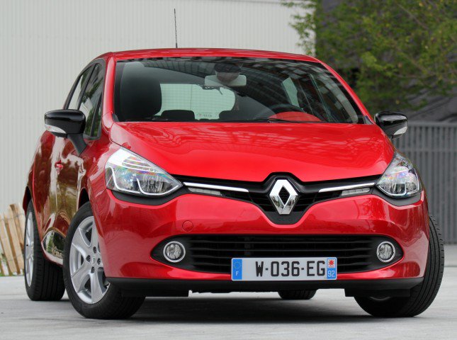 Autostat's tweet image. Французский авторынок в июне вырос на 9%

Автомобильный рынок Франции в июне вырос на 9,2% до 252222 машин (+0,4%). По итогам шести месяцев 2018 года французский авторынок составил 1 млн 188 тыс. 156 единиц, что на 4,7% больше по сравнению с аналогичным п  autostat.ru/news/35030/