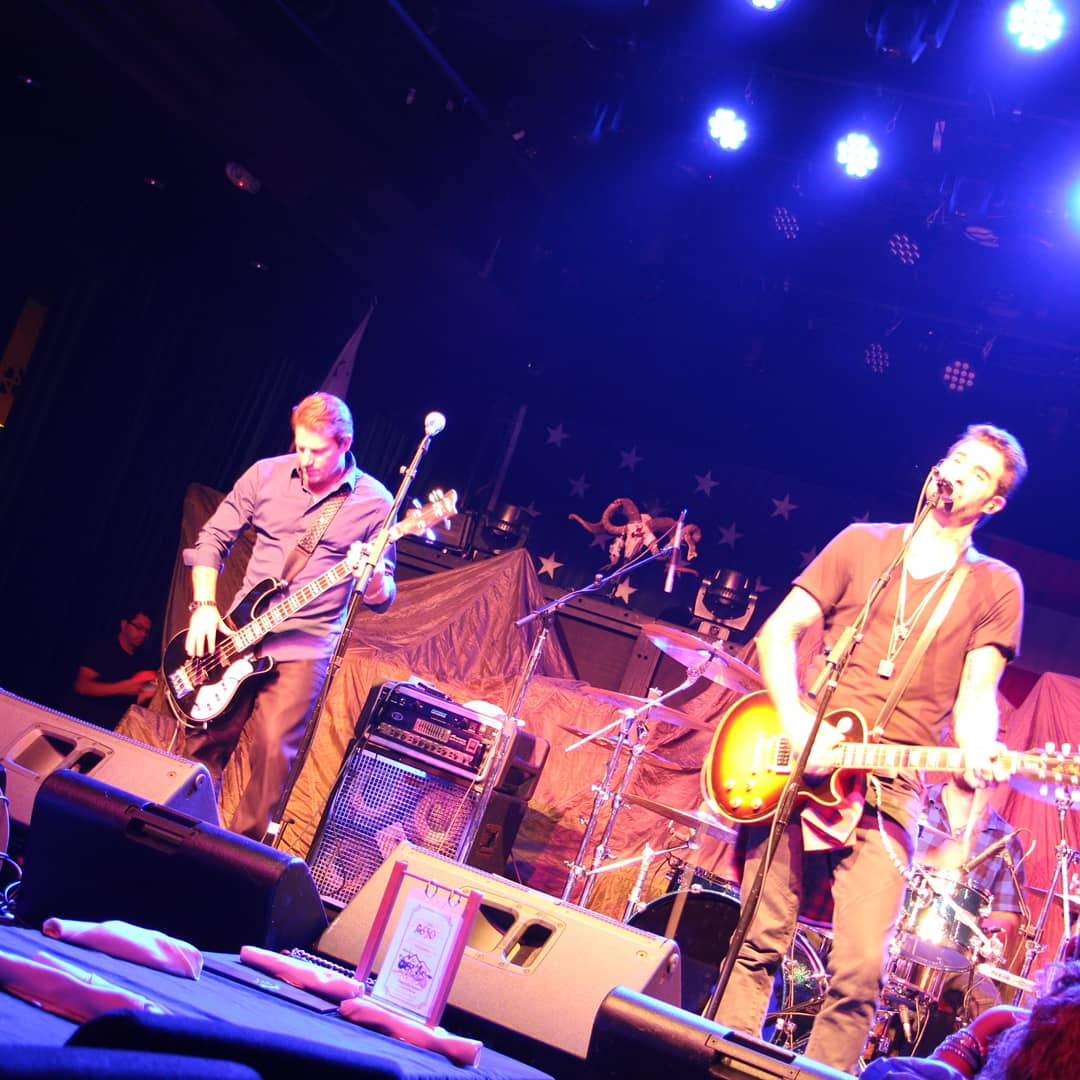 thedisparrows's tweet photo. Few snaps from @thedisparrows USA Tour with @TedNugent
@DanielWeber99 @S_Tecci @GrantLoosvelt @santiguardiola8 @misslourde
#TheDisparrows #RnR #RocknRoll #americanrock #rock #music #California #Nevada #WastingTime https://t.co/IF4RkWCKqk