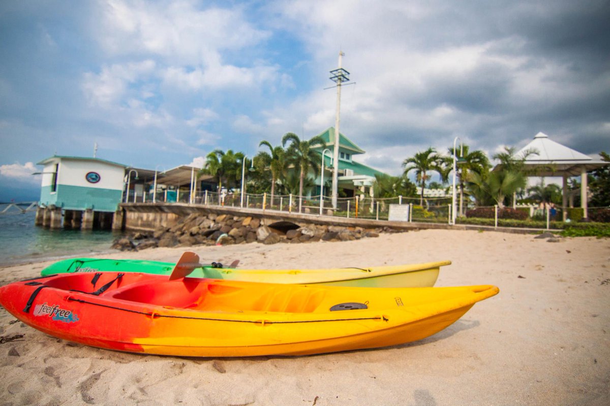 ourcamayan's tweet photo. Live life positively. Leave behind the stress and have a relaxing getaway. #OurCamayan https://t.co/HQUy7LhYNx