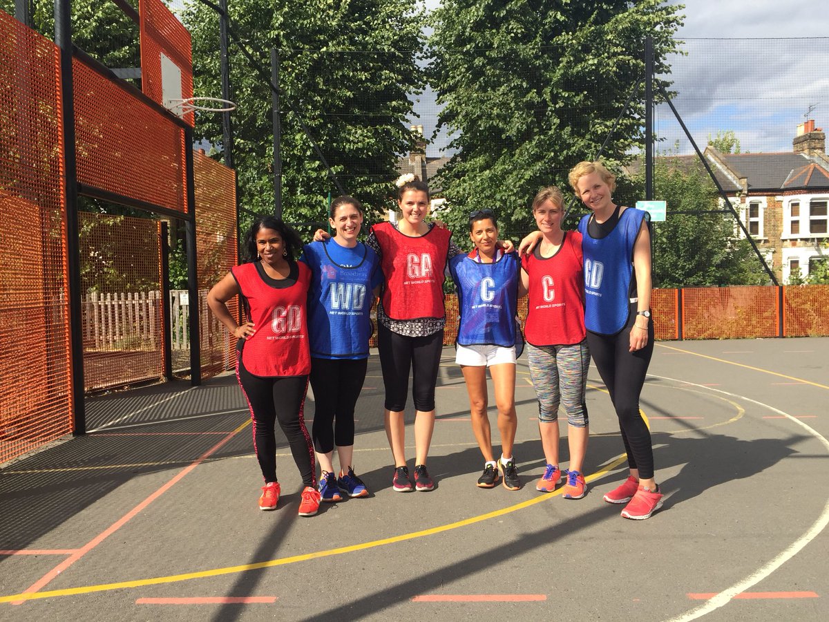 Elmers_Beecroft's tweet photo. Adult netball with Beecroft staff and parents has been a great success - we’ve had a fabulous time! Thank you to everyone who came this term! Starting again on 11th September, come and join us! #Beecroft #netball #newEnglandteam? https://t.co/okr77haC7n