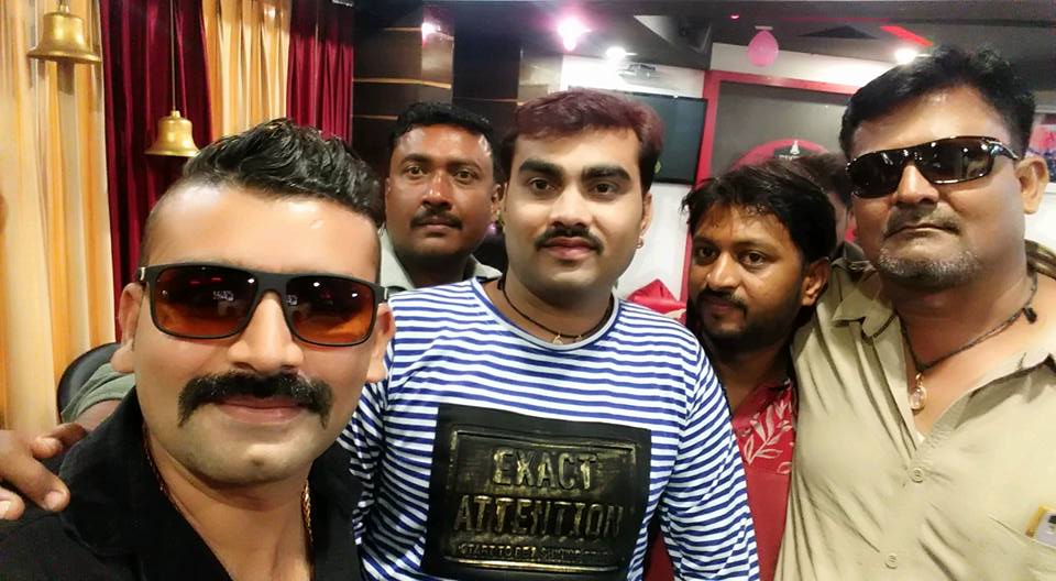 JogelManish's tweet photo. My shooting pic...
The Best singer and best actor--Jignesh kaviraj https://t.co/2iTmG7kxaj