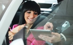 MediaPost's tweet photo. #Women feel misunderstood by #auto brands, per #TIMedia, reports @TanyaGazdik https://t.co/JBRE9PMlFb @TanyaGazdik https://t.co/d29cKPagkk