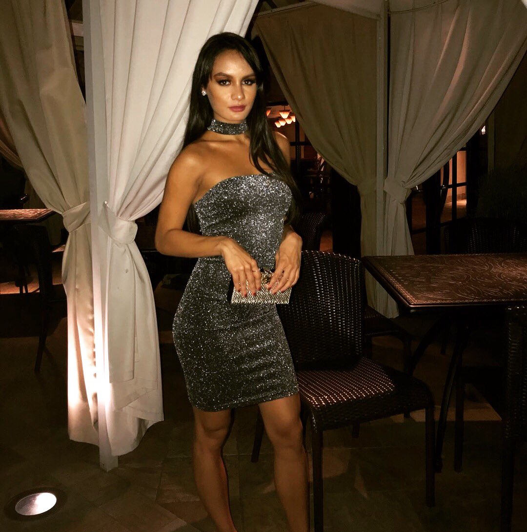 thealexisjoy's tweet photo. The PERFECT red carpet accessory for the #YoungArtistAcademy was my fab #FaceInACase clutch ✨💫 thank you, @FACESbeautiful! Check out my article here to learn more about this beauty product must-have: https://t.co/o0518FOdE8
Use code “alexis10” for a discount on your purchase! https://t.co/XsBUewnFdc