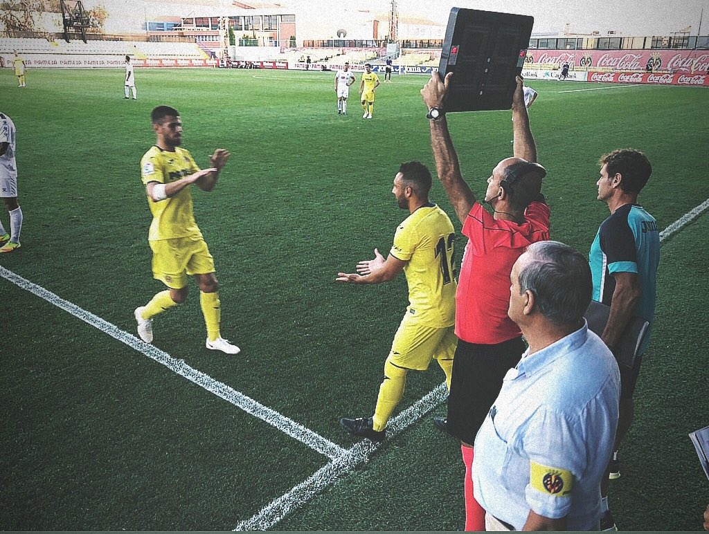 FourFourTweet's tweet photo. After 636 days on the sidelines, numerous operations and almost having to have his foot amputated Santi Cazorla is back playing football.

❤️ https://t.co/U7C5TYs1uO