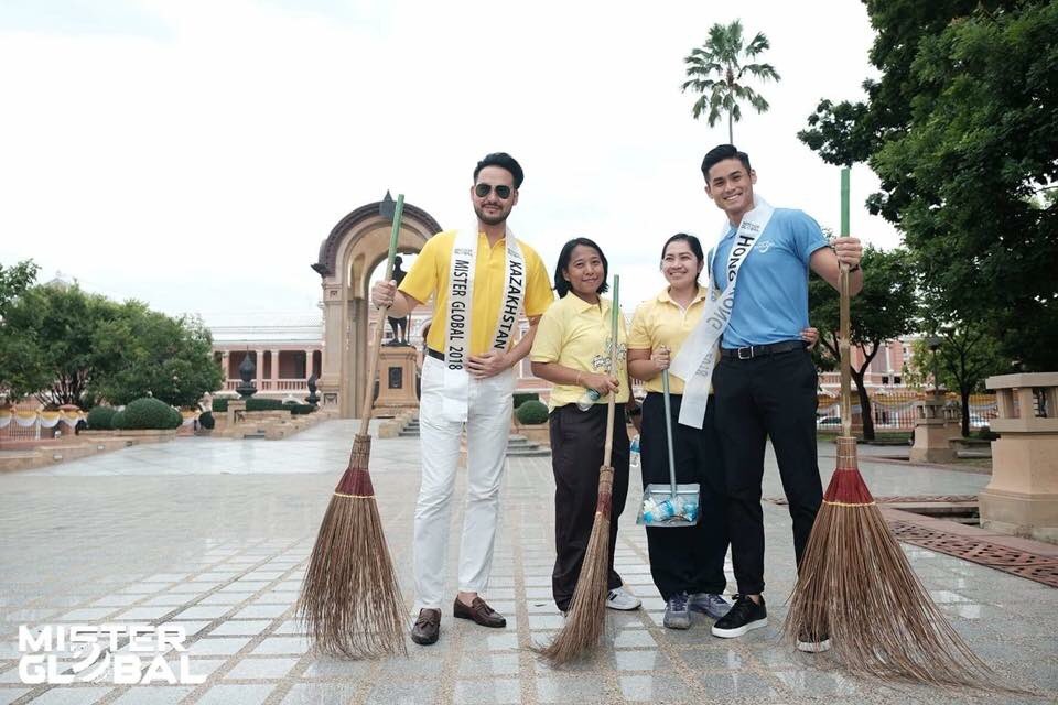 misterglobe2018's tweet photo. All contestants visit City Pillar Shrine of Bangkok #MisterGlobal #MisterGlobal2018 #debut #debutth https://t.co/t31Bi19IPJ