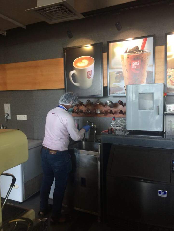 DALPLTesting's tweet image. DALPL sampling team in action #testingforabetterworld #qualitymonitoring #hygienemonitoring #foodtesting