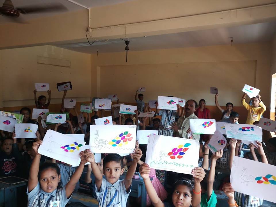 AkusSchool's tweet photo. Drawing Class Akus English Medium School Group
https://t.co/LKspI5iwQx
#Crafts #Innovation #Creativity #Studens #Teacher #EduClass #TeachDrwing #KidzSkills Akus English Medium School motivates and improves students skills in skeches,drawing #StudentsHappyenv #AkusEngSchool https://t.co/x0b7TXI4J3
