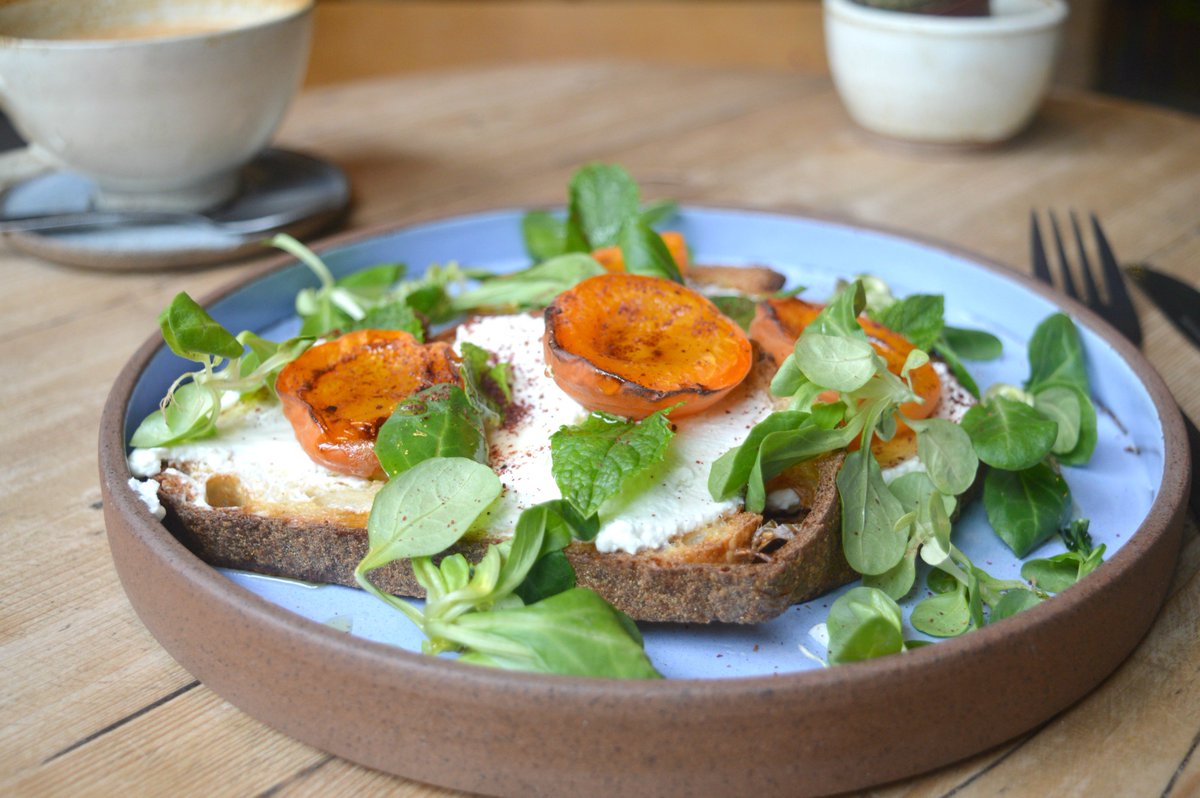 Breakfast is my favourite meal of the day and this has to be THE most beautiful start to the day! Just look at it! Sharing my fantastic experience at <a href="/kilnouseburn/">Kiln</a> on the blog (you all need to go and I need to return for cake!)  – newgirlintoon.co.uk/2018/07/breakf… #nebloggers #nefollowers