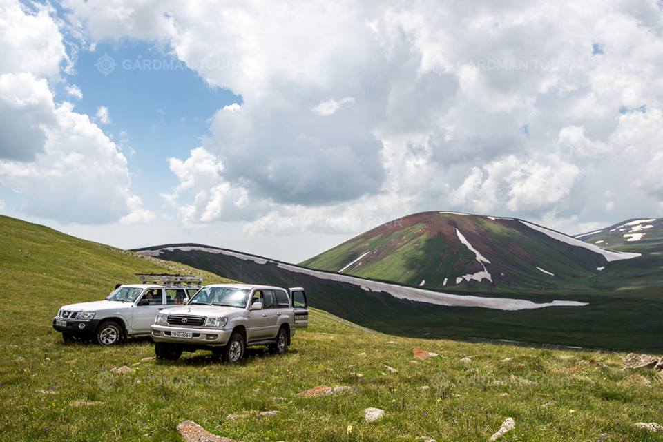 GardmanTour's tweet photo. Exploring the mysterious world of ancient Armenian petroglyphs and fascinating natural scenes together with our tourists high in Geghama Mountains...
#armenian #ancient #petroglyphs #jeeping #geghama #mountains #gardmantour #amazing #nature https://t.co/OVp7wnhAsI